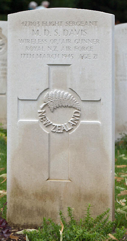 F/Sgt Mervyn Desmond Sylvester Davis<br/><br /><br />died March 17th, 1945